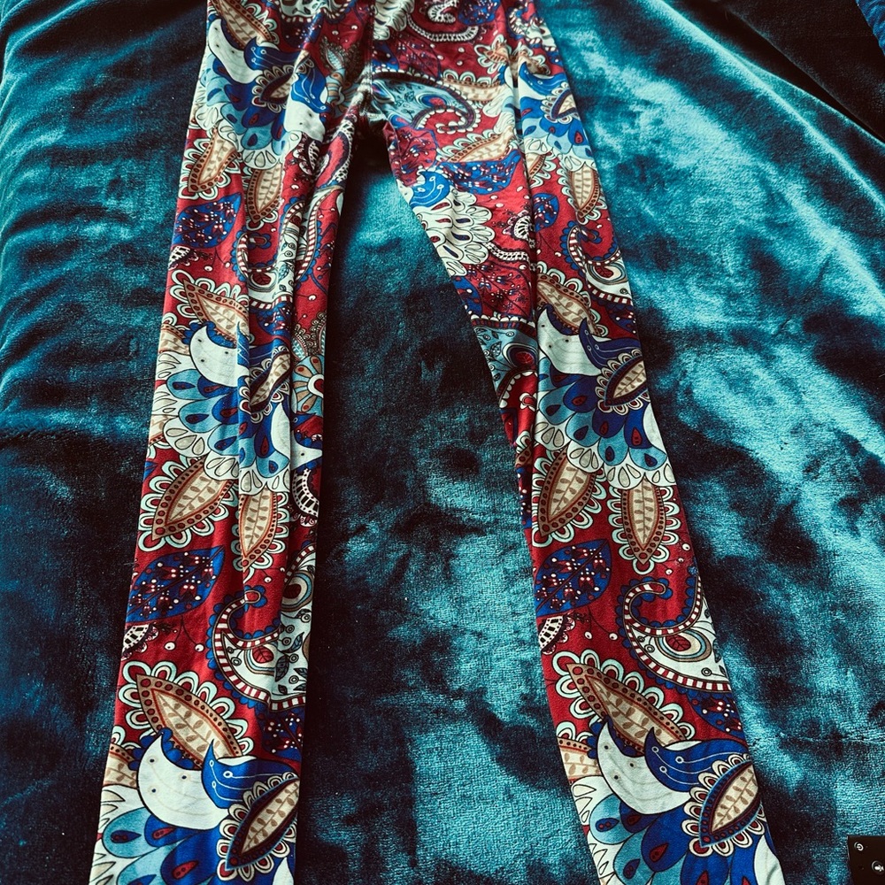 Tano Floral Paisley Print Leggings in Red, Blue & White